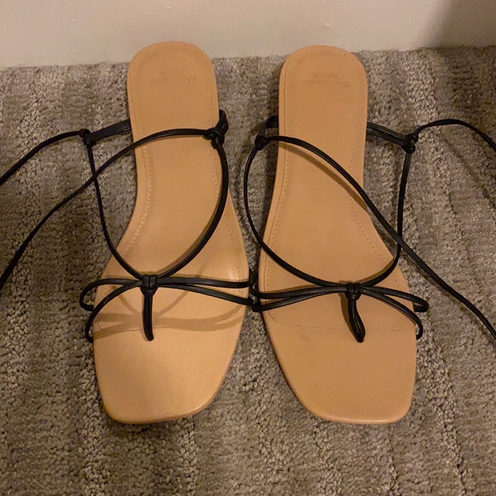 Abercrombie size 10 lace up sandals